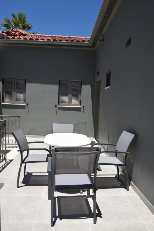 Steldi Luxury Apartments Petalídhion Екстериор снимка